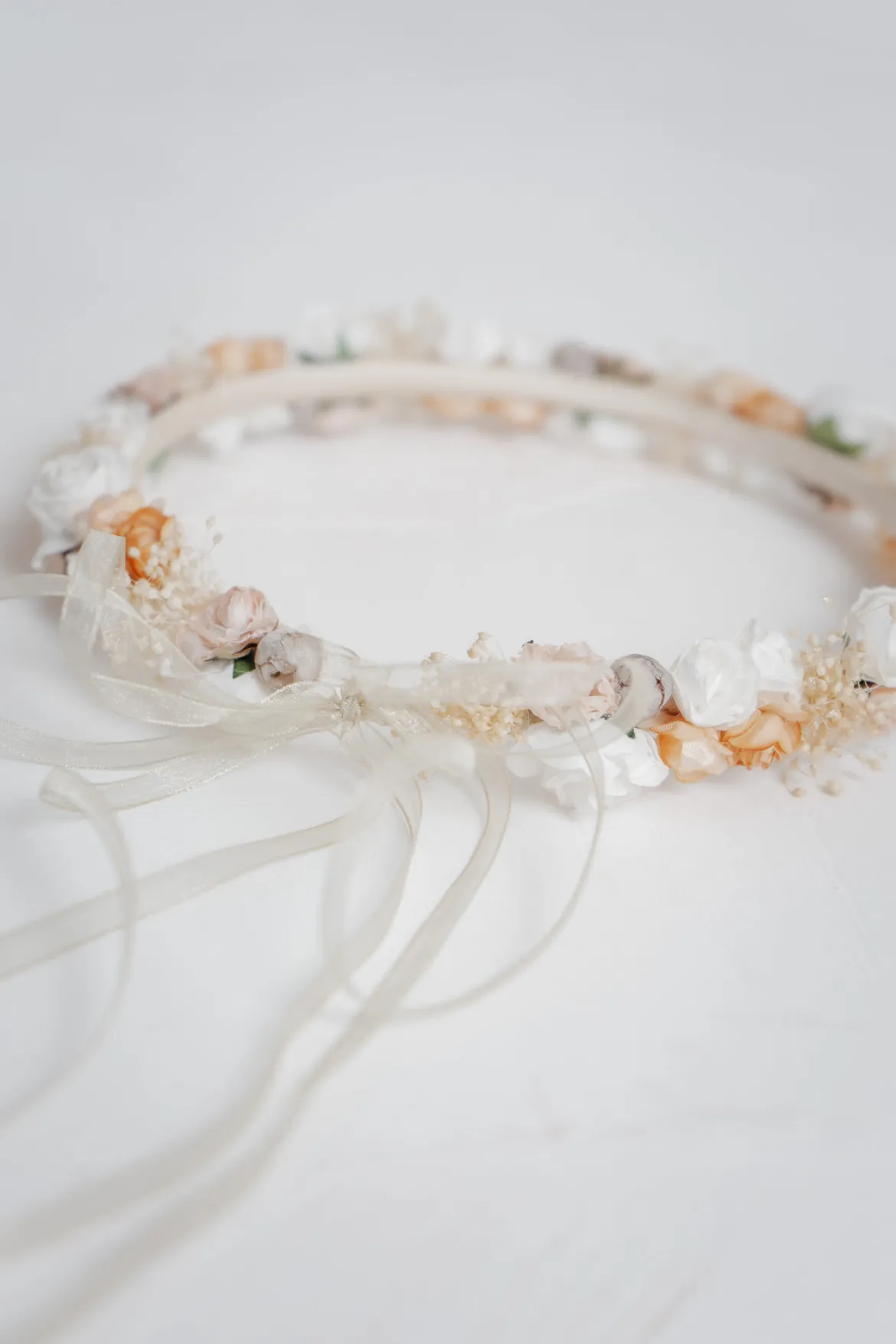 Blumenkranz im Vintage Stil mit Schleierkraut und Blüten in Rosé und Ivory