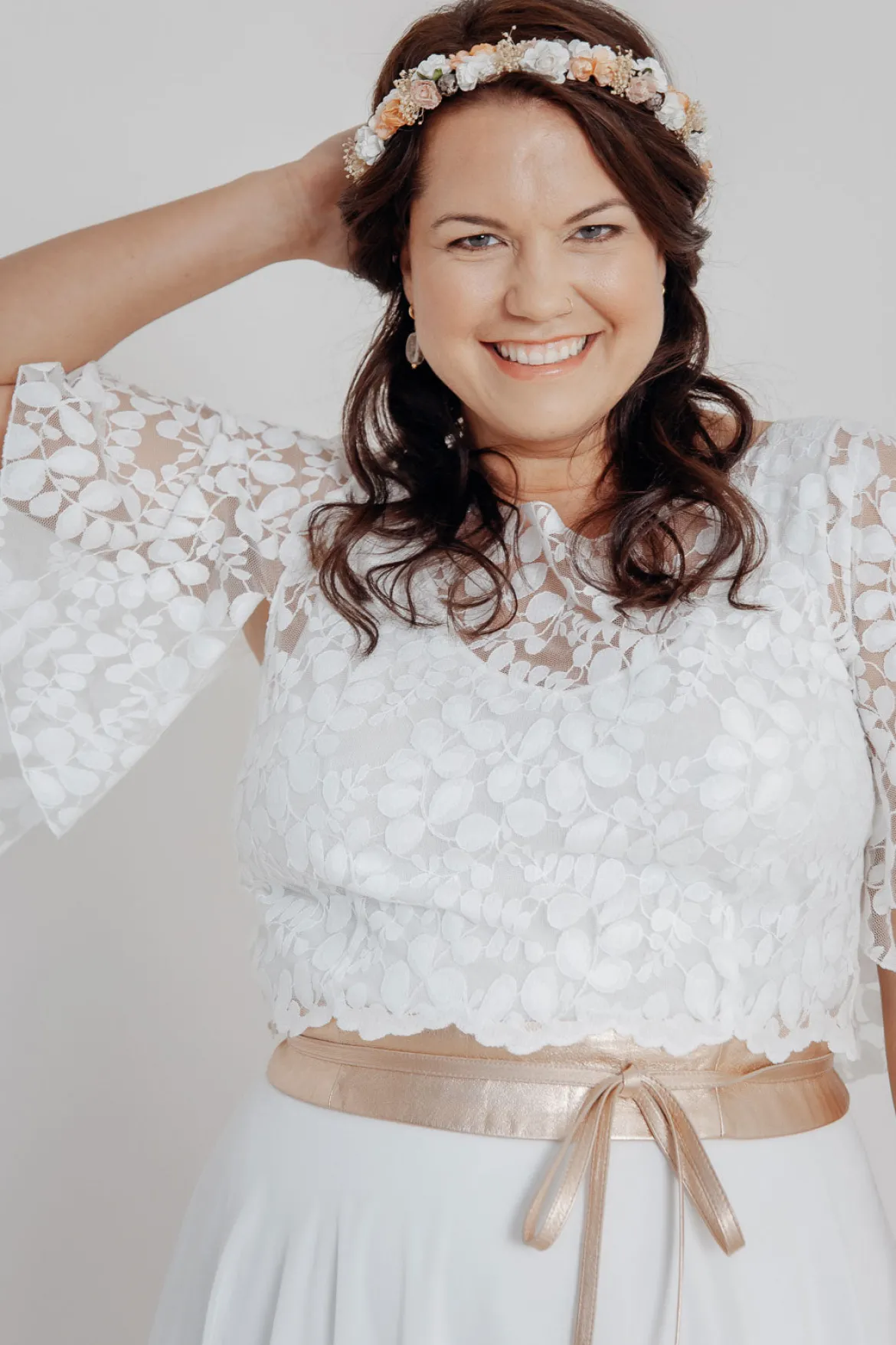 Blumenkranz im Vintage Stil mit Schleierkraut und Blüten in Rosé und Ivory