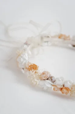 Blumenkranz im Vintage Stil mit Schleierkraut und Blüten in Rosé und Ivory