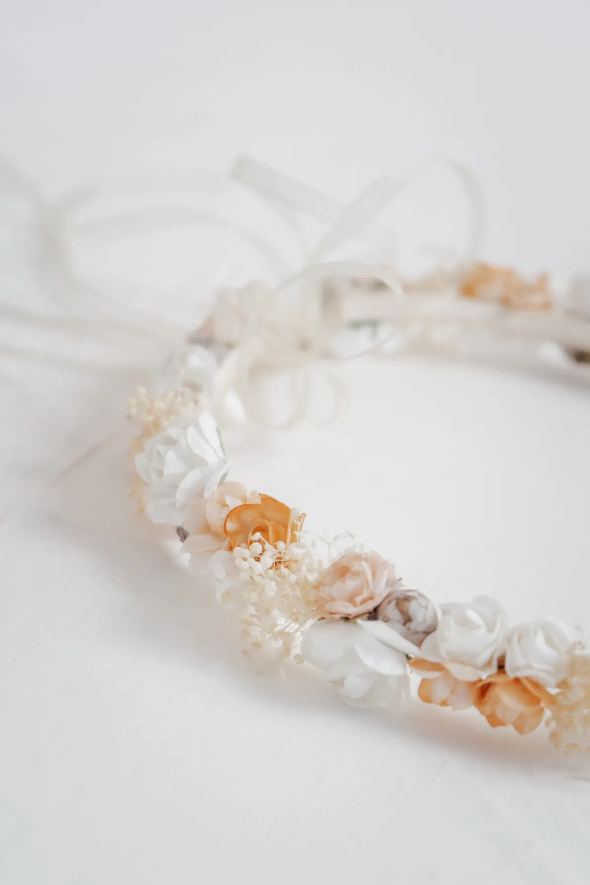 Blumenkranz im Vintage Stil mit Schleierkraut und Blüten in Rosé und Ivory