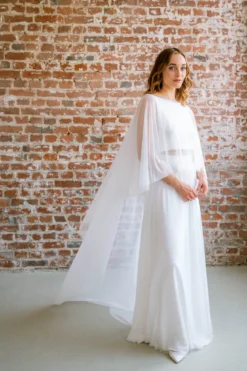 Braut Cape aus Softtüll mit Schleppe – Niamh noni