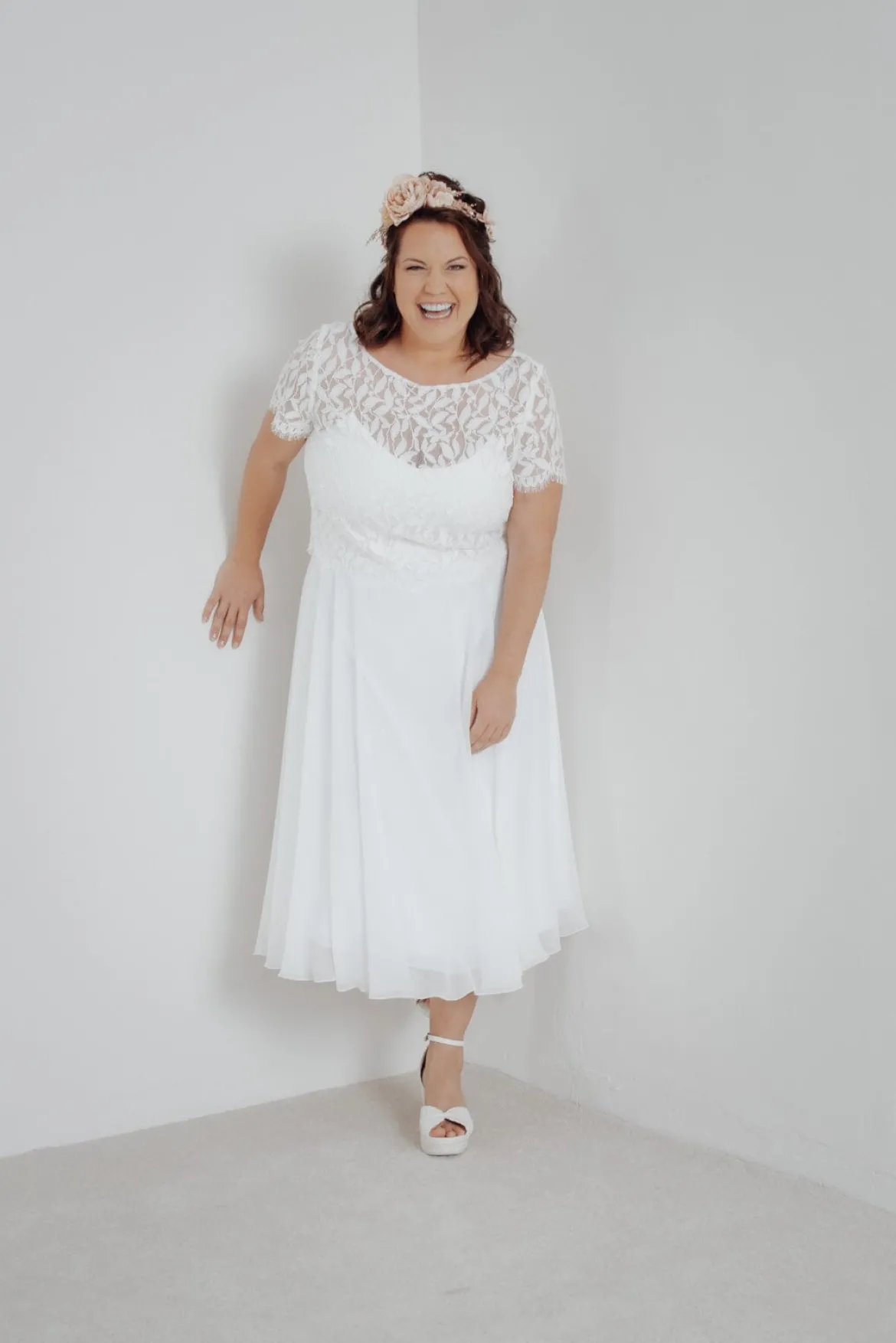 Braut Chiffonrock in Ivory – Emmi noni Curvy