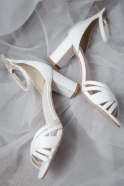 Braut Sandale aus Velours – Frankie | The Perfect Bridal Company