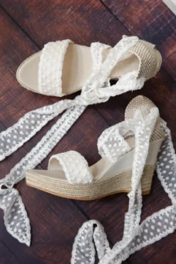 Braut Sandaletten, Wedges mit Bändern und Pünktchenmuster - Megan