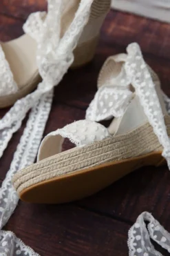 Braut Sandaletten, Wedges mit Bändern und Pünktchenmuster - Megan