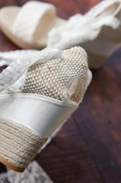 Braut Sandaletten, Wedges mit Bändern und Pünktchenmuster - Megan