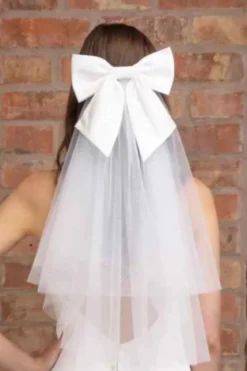 Brautschleier aus Softtüll mit Schleifen-Detail | The Perfect Bridal Company