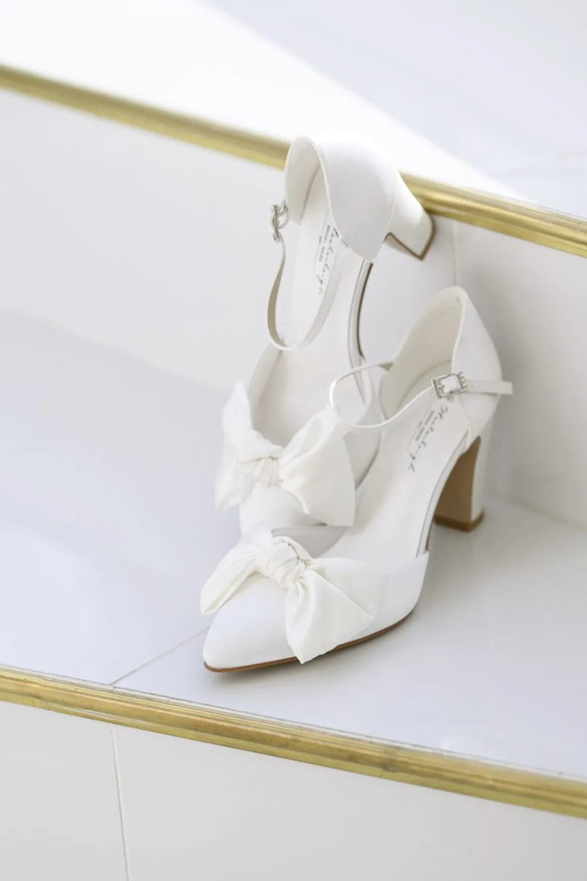 Brautschuh mit Schleifenverzierung – Olivia | G.Westerleigh