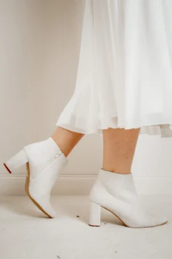 Braut Stiefelette aus Leder – Anissa Off-White
