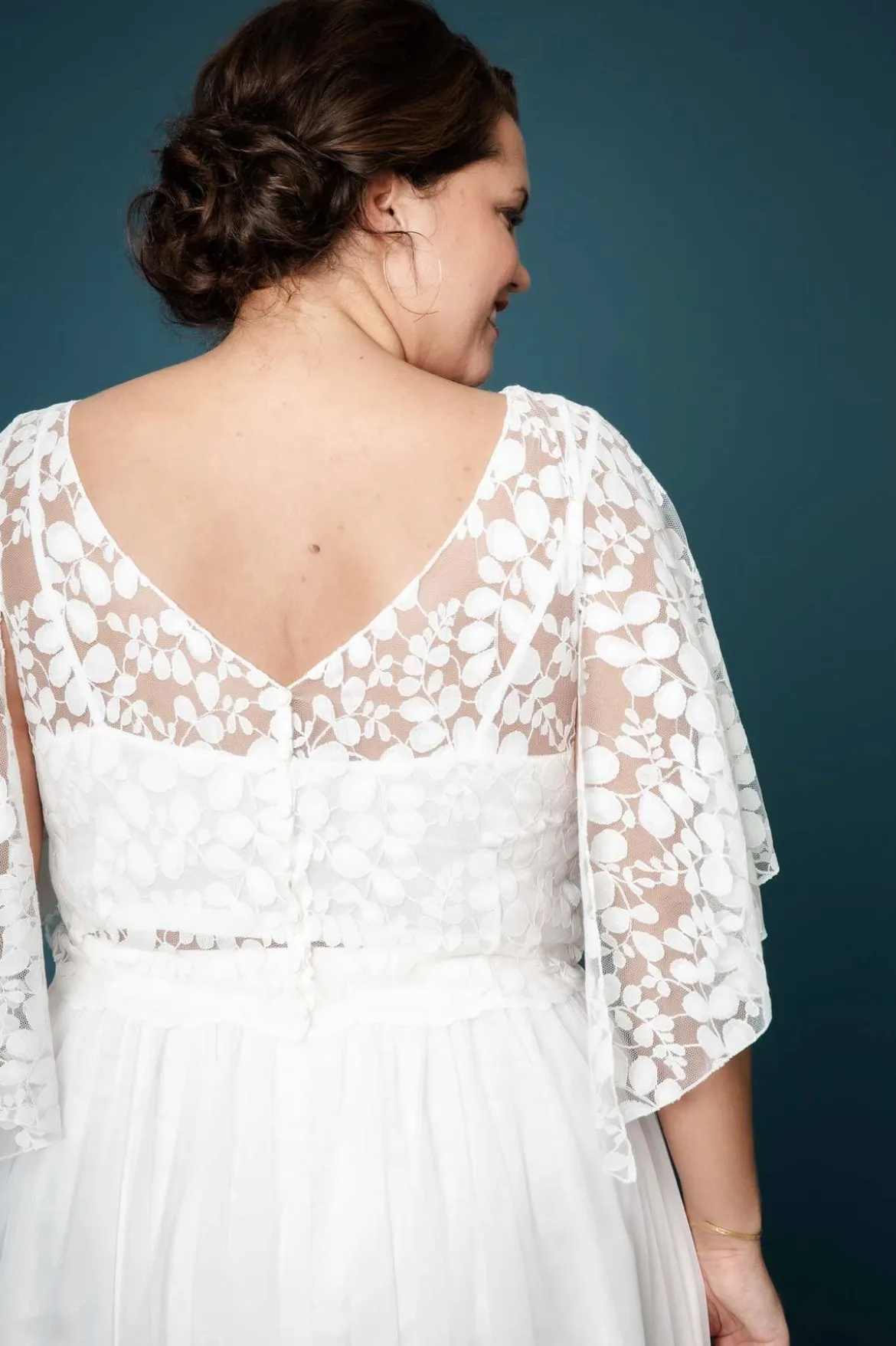 Braut Top aus Botanikspitze mit weiten Flügelärmeln – Lucy noni Curvy