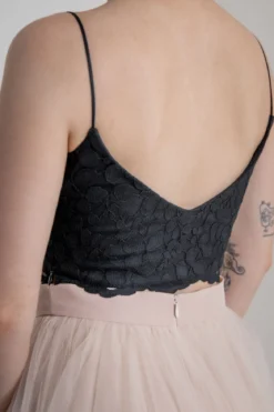 Gemustertes Spitzentop – Norine Cropped Black noni