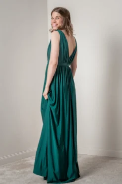 Grünes Brautjungfernkleid mit V-Ausschnitt | Eliza & Ethan