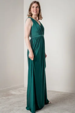 Grünes Brautjungfernkleid mit V-Ausschnitt | Eliza & Ethan