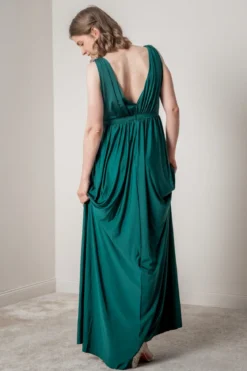 Grünes Brautjungfernkleid mit V-Ausschnitt | Eliza & Ethan