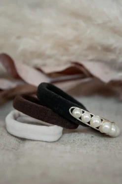 Haargummi-Schmuck mit Kunstperlen