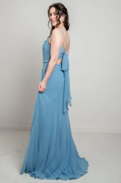 Hellblaues Abendkleid mit Rückendetail | Glam & Grace