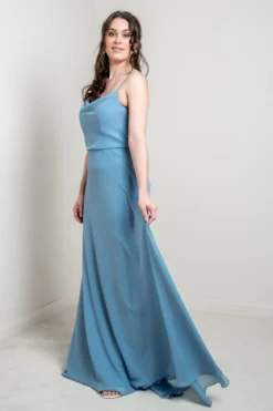 Hellblaues Abendkleid mit Rückendetail | Glam & Grace