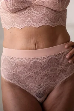 High-Waist Spitzenslip in Nude