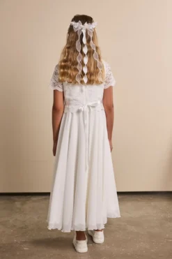 Kommunionkleid mit Spitze im Boho-Stil