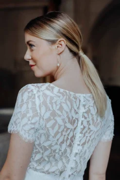 Kurzarm-Braut Top mit Blättermuster – Elva noni