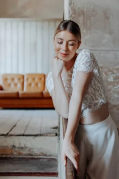 Kurzarm-Braut Top mit Blättermuster – Elva noni