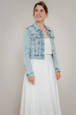 Kurze Braut Jeansjacke mit Knopfleiste