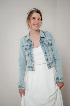Kurze Braut Jeansjacke mit Knopfleiste