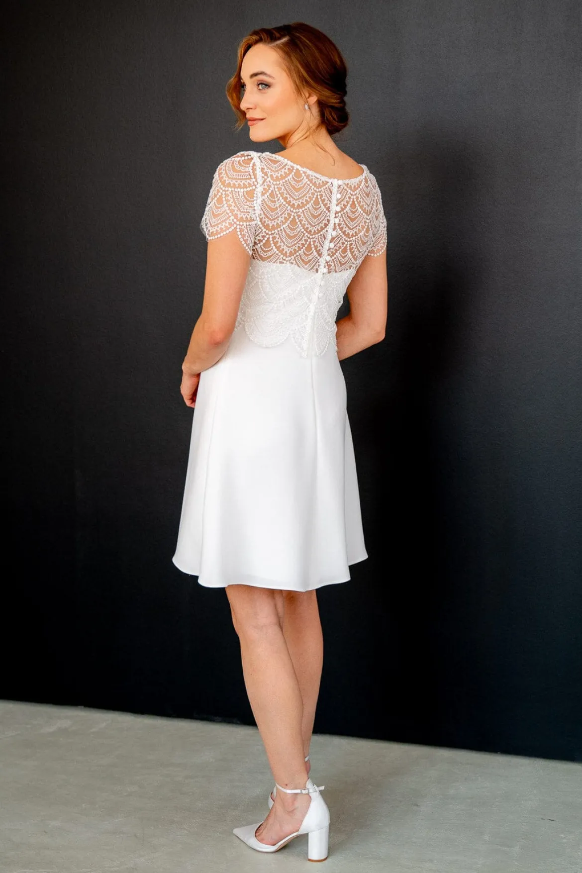 Kurzes Slip Dress in Ivory – Mirel noni One