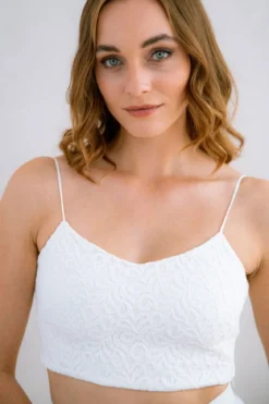 Kurzes Spitzentop – Aveline noni
