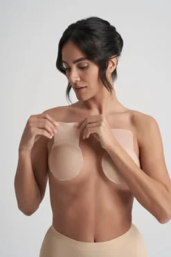 Matte Pull-up Klebepads aus Silikon – Bye Bra