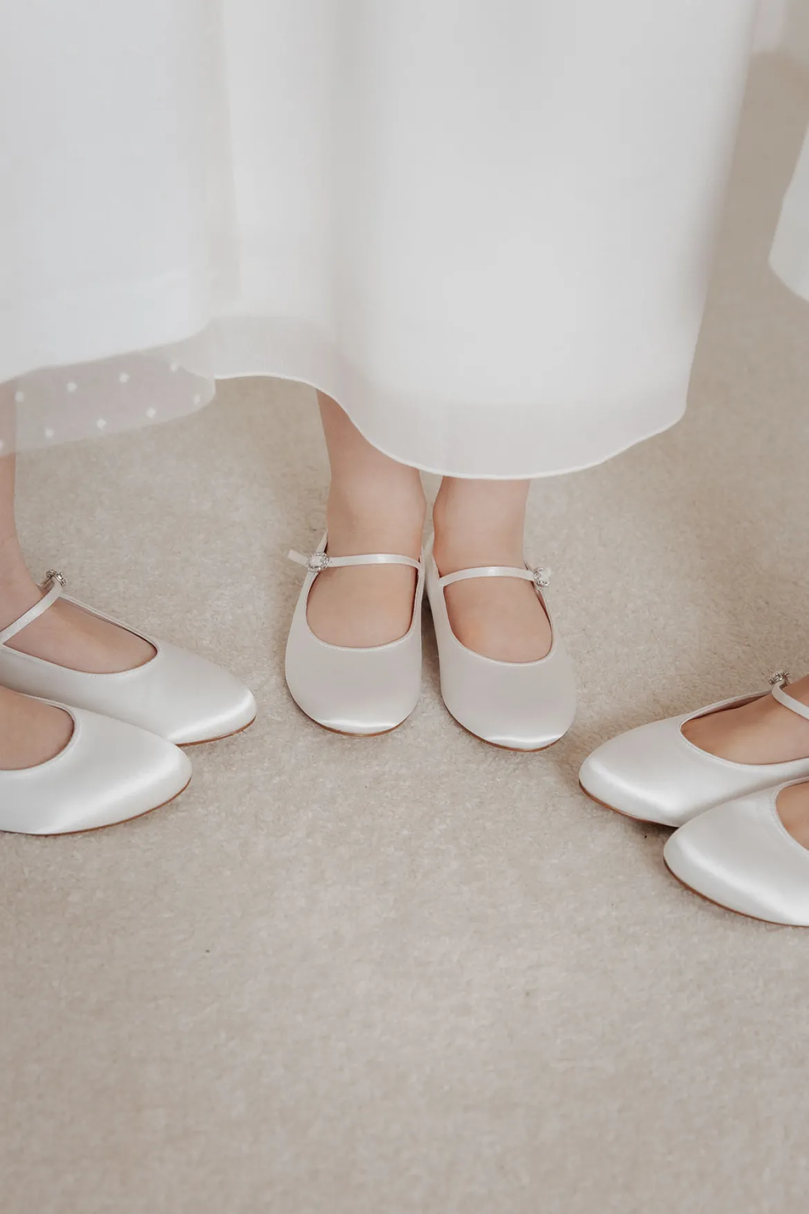 Mädchenballerinas mit Glitzerschnalle – Binx Ivory Satin
