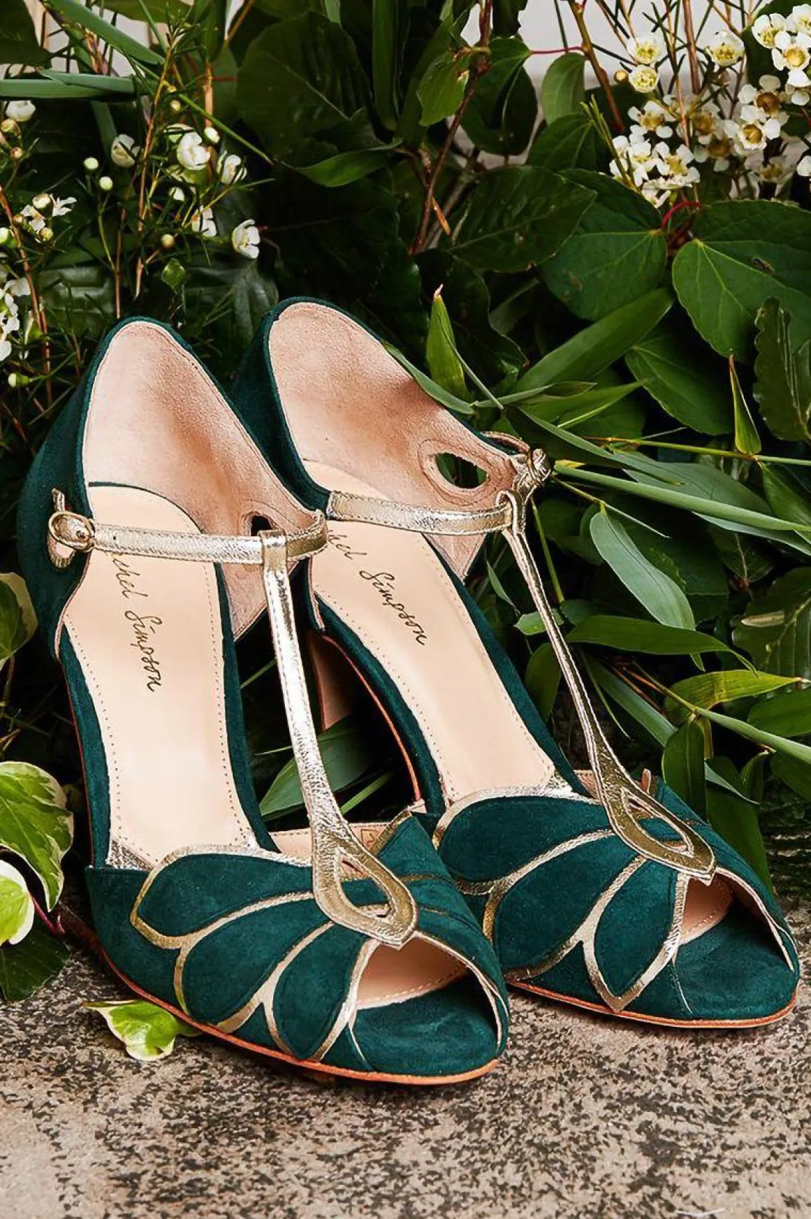 Offener Brautschuh in Tannengrün und Gold - Mimosa