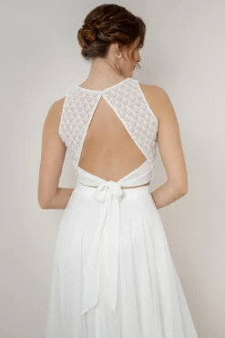 Rückenfreies Braut Top mit Vintage-Muster – Neela noni
