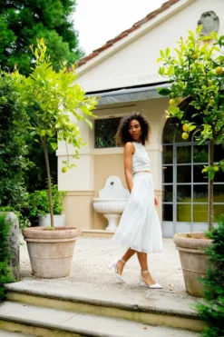 Rückenfreies Braut Top mit Vintage-Muster – Neela noni