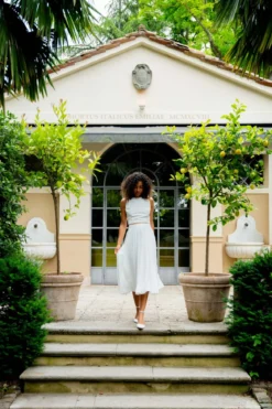 Rückenfreies Braut Top mit Vintage-Muster – Neela noni