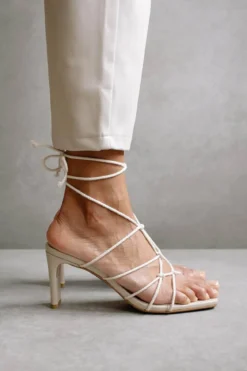 Sandalette mit geknoteten Riemen - Crossed Corn Creme Alohas