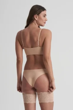 Schenkelbänder aus elastischer Spitze – Bye Bra