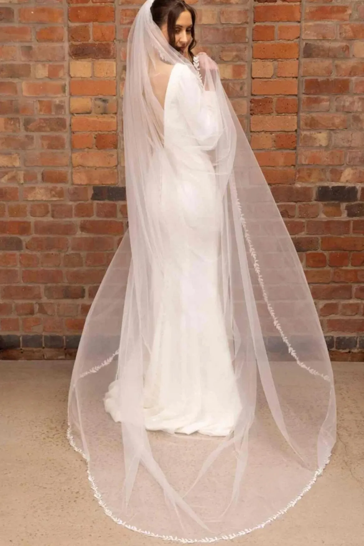 Schleier mit Blattstickerei | The Perfect Bridal Company