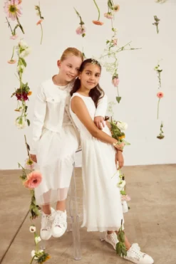 Schwingendes Kommunionkleid aus Chiffon und Spitze