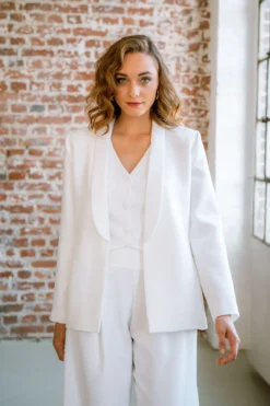 Showroom Only: Blazer in Ivory – Aira noni Selected