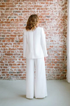 Showroom Only: Blazer in Ivory – Aira noni Selected
