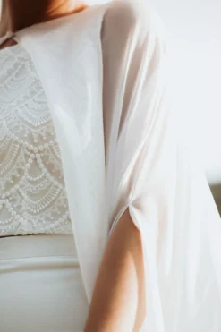 Showroom Only: Chiffon Braut Cape – Philia noni Selected