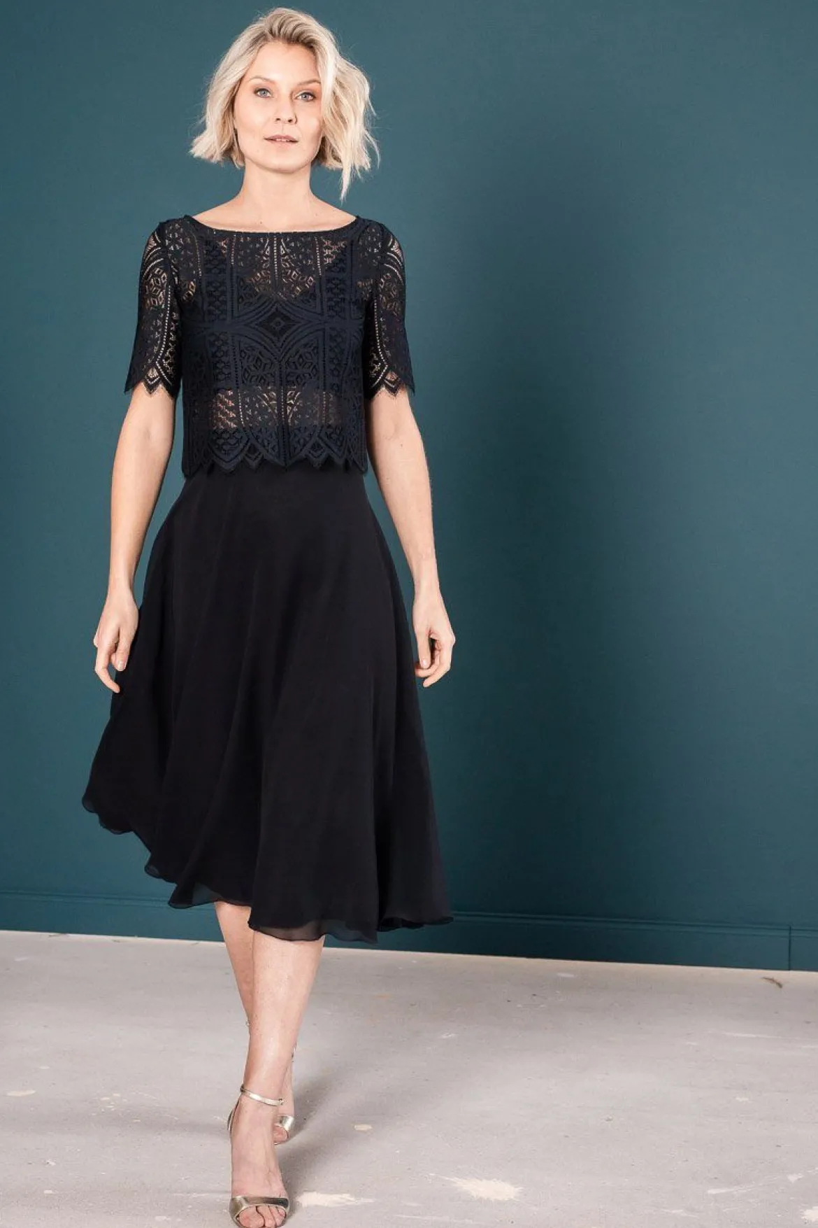 Wadenlanger Chiffonrock in Schwarz – Emmi Black noni