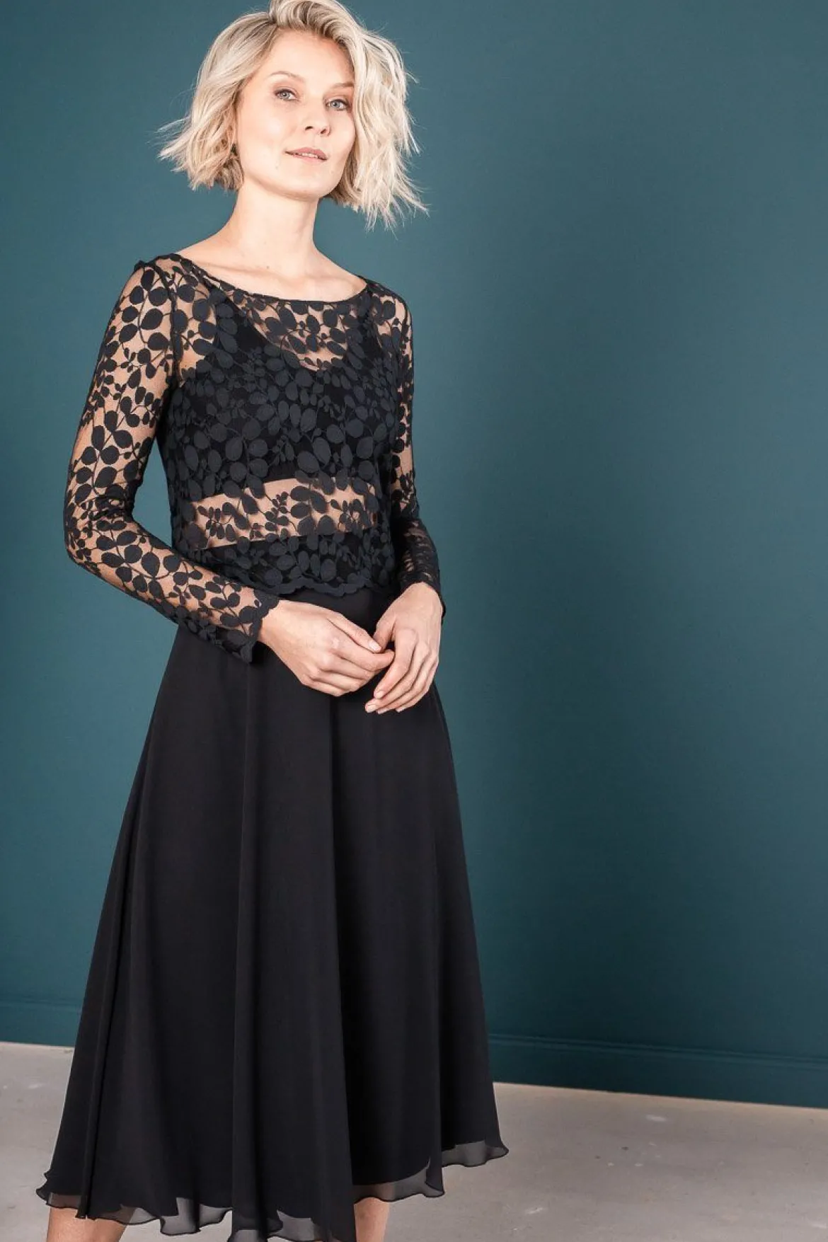 Wadenlanger Chiffonrock in Schwarz – Emmi Black noni