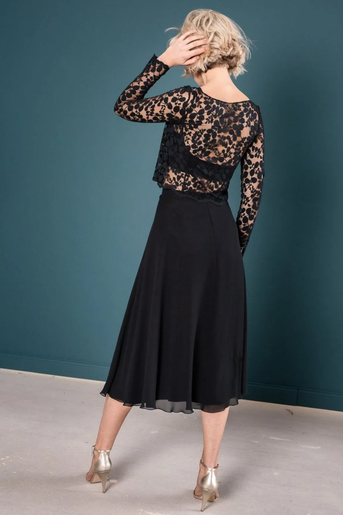 Wadenlanger Chiffonrock in Schwarz – Emmi Black noni