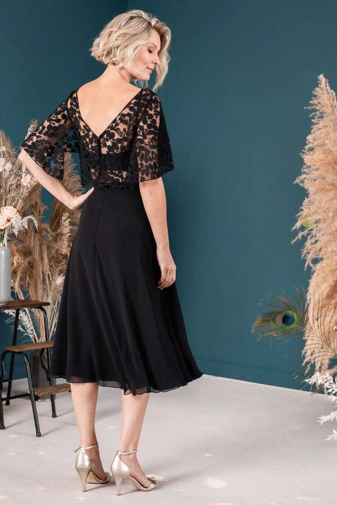 Wadenlanger Chiffonrock in Schwarz – Emmi Black noni